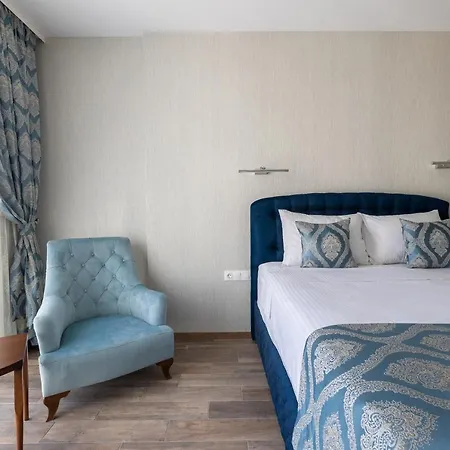 Helena B سينتس قسطنطين وهيلينا