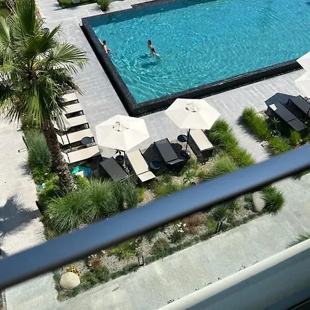 Helena B سينتس قسطنطين وهيلينا